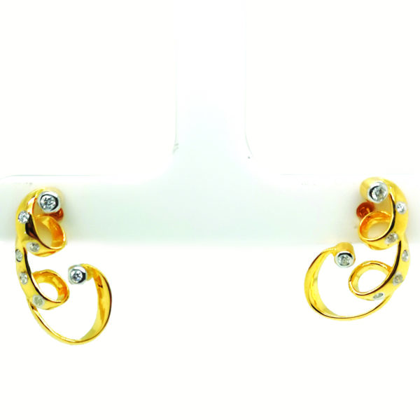 18K Yellow Gold Diamond Earring
