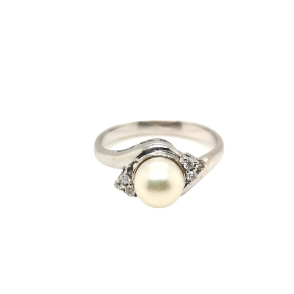 18K White Gold Diamond Pearl Ring